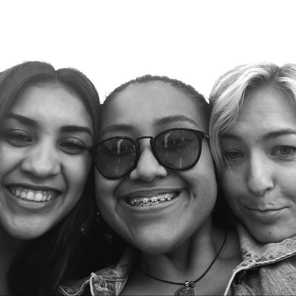 Meet your Posher, Gabriela - Picture 2 of 8